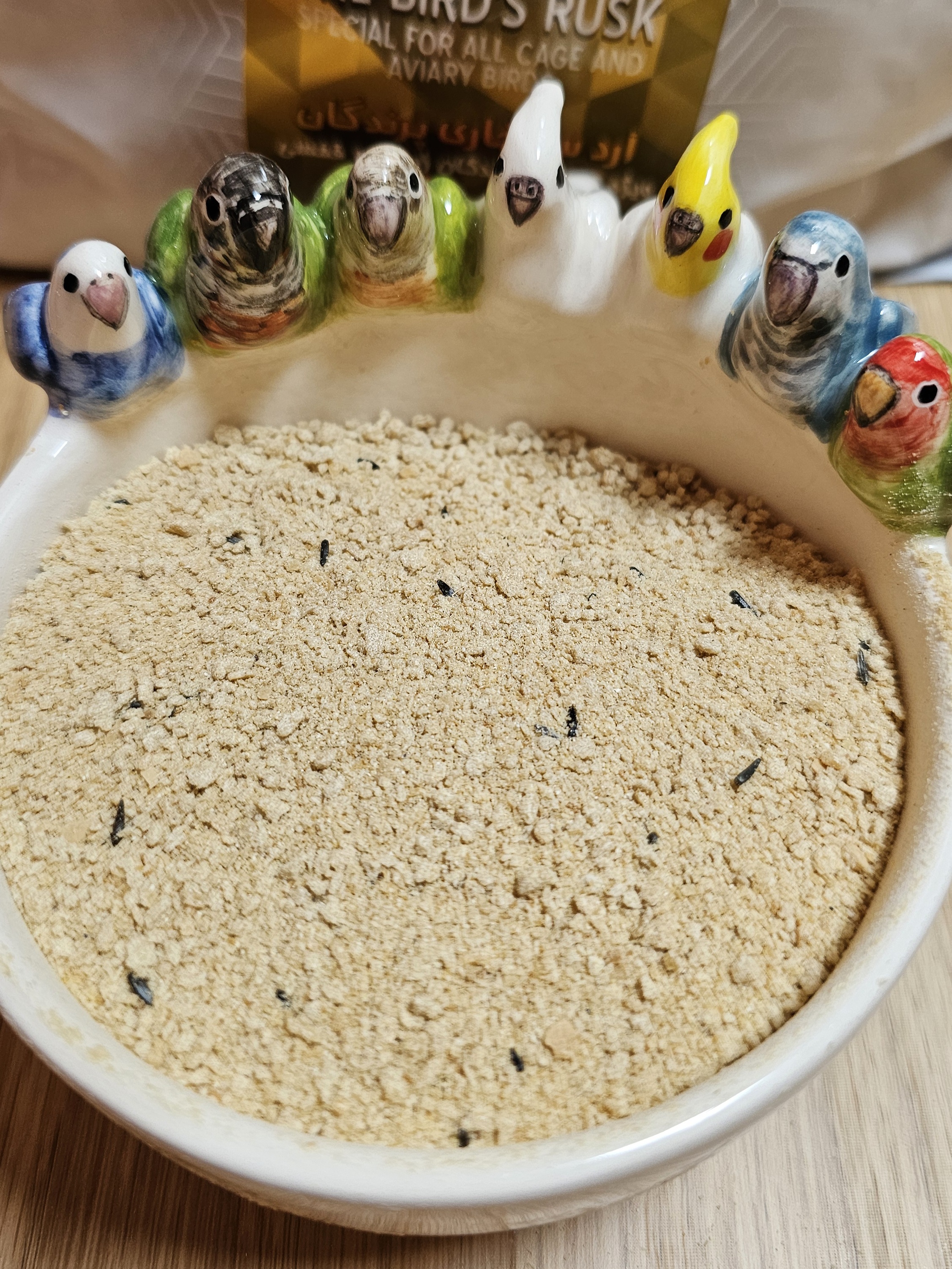 آرد سوخاری پرندگان آریا فارم